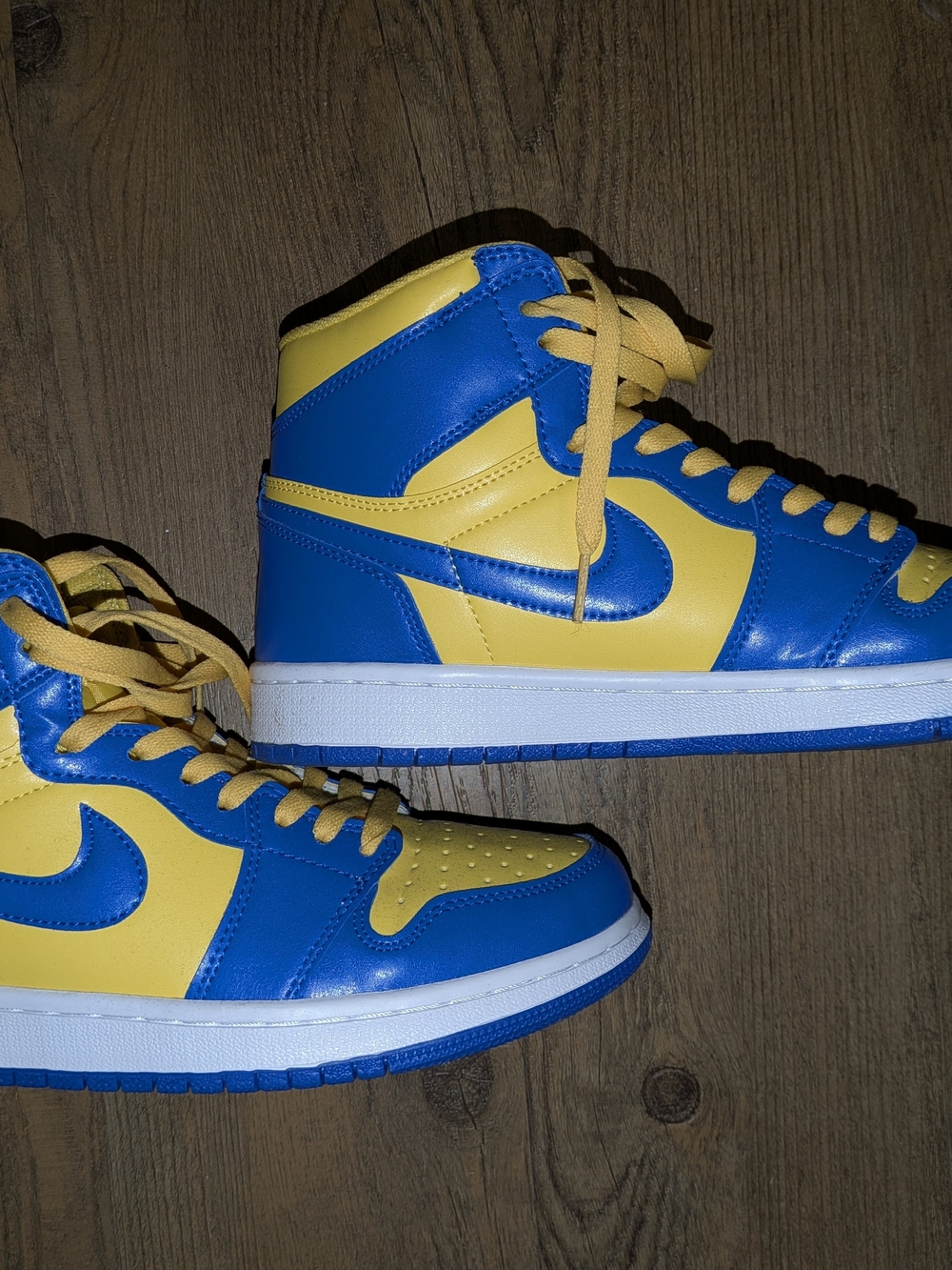 Nike Air Force 1 Sneakers in Blue and Yellow